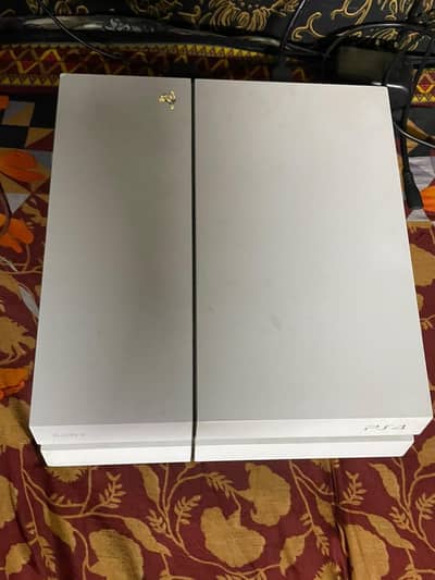PS4 Fat Glacier edition (2 controllers) Jailbreak latest