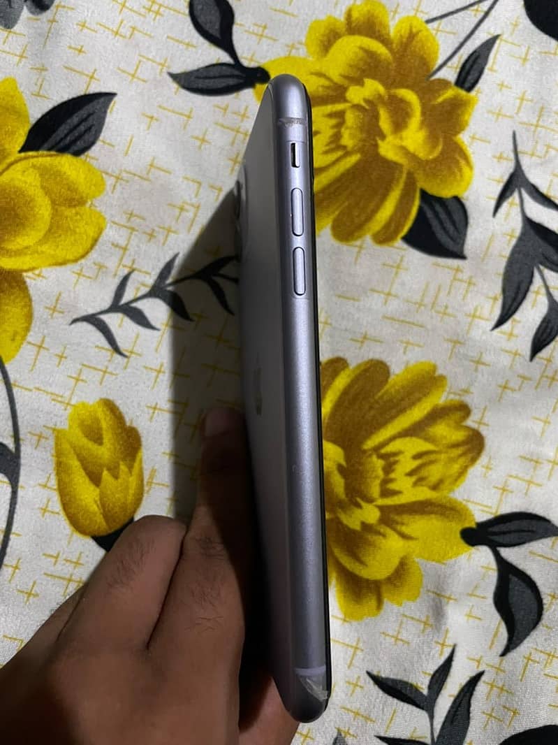 Apple iPhone 11 6