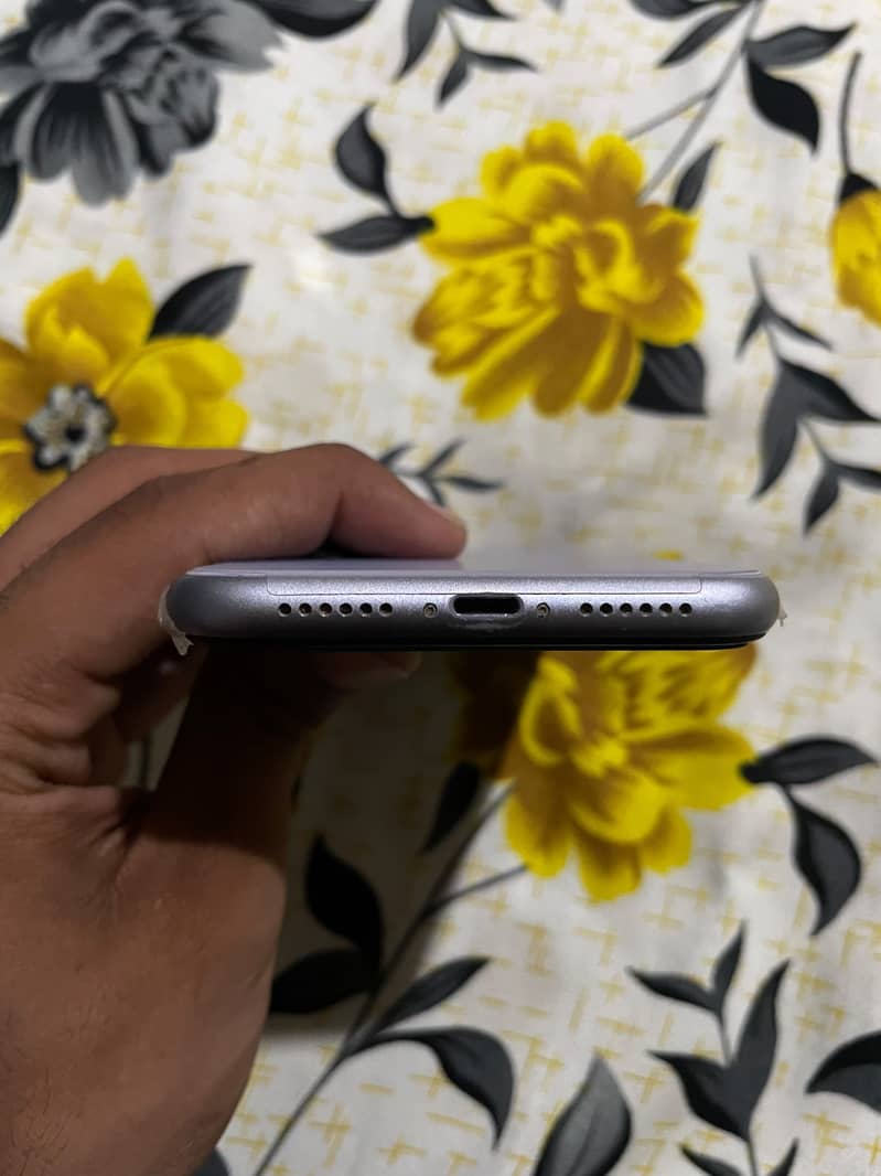 Apple iPhone 11 9