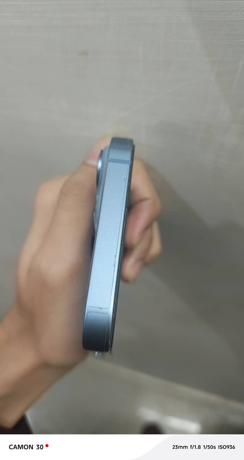 iPhone 14 3