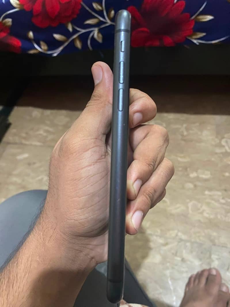 Apple iPhone 11 5