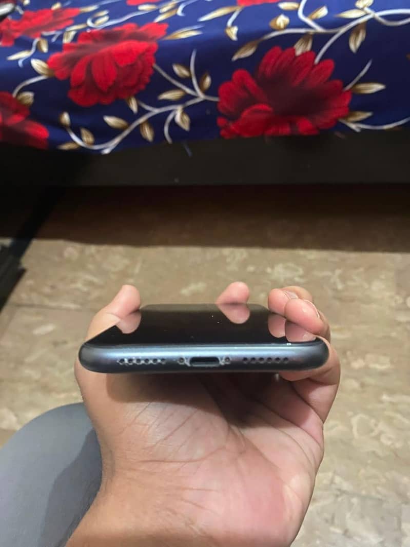Apple iPhone 11 6