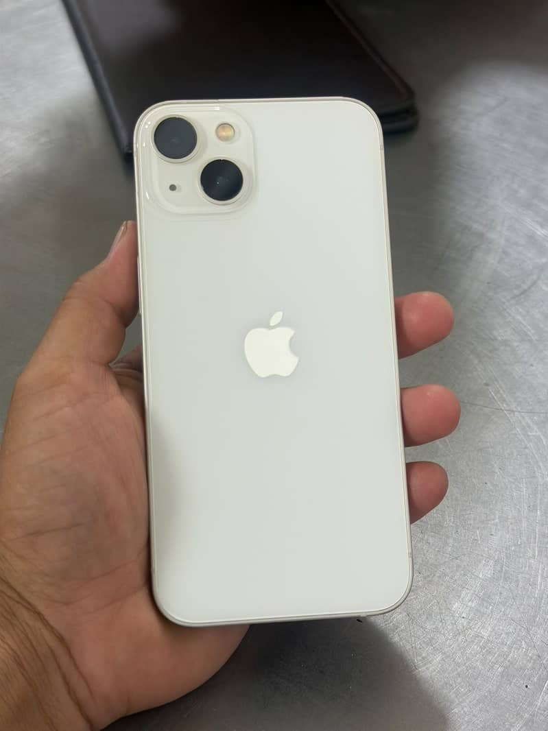 Apple iPhone 13 0
