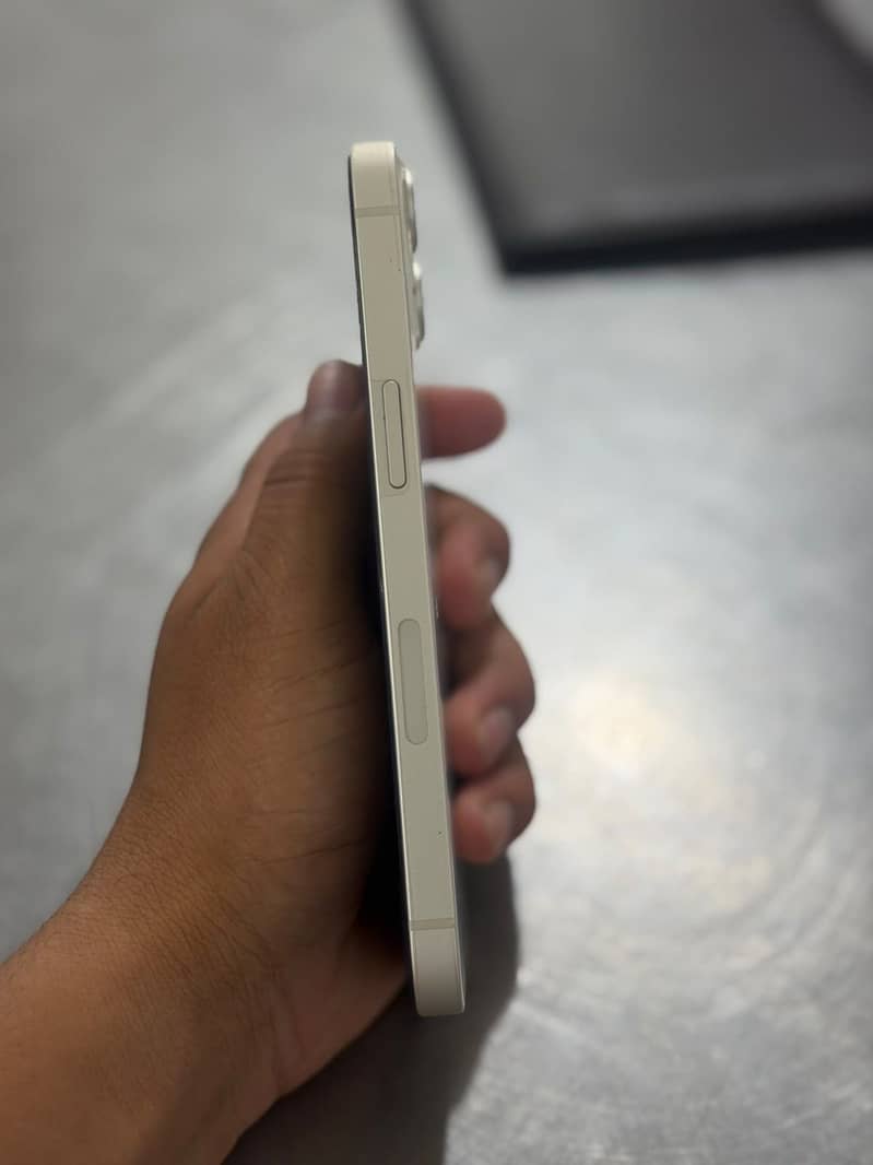 Apple iPhone 13 3