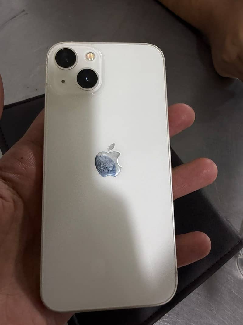 Apple iPhone 13 4
