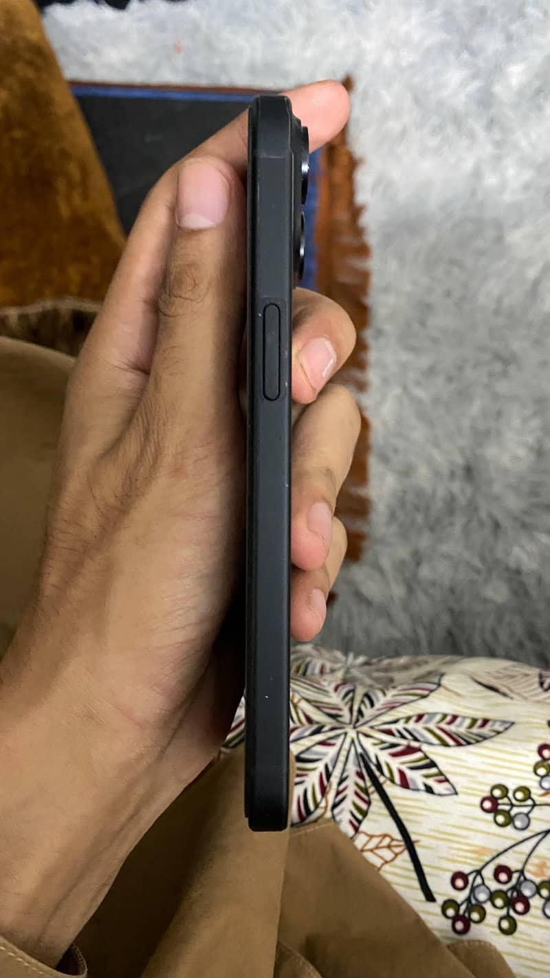 Apple iPhone 15 2