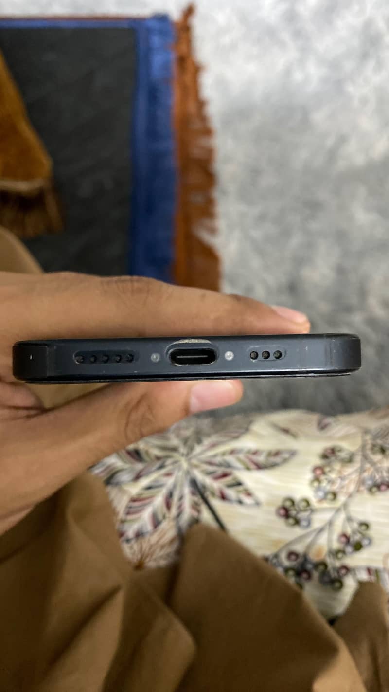 Apple iPhone 15 6