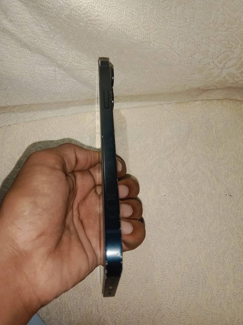 Apple iPhone 14 plus 3