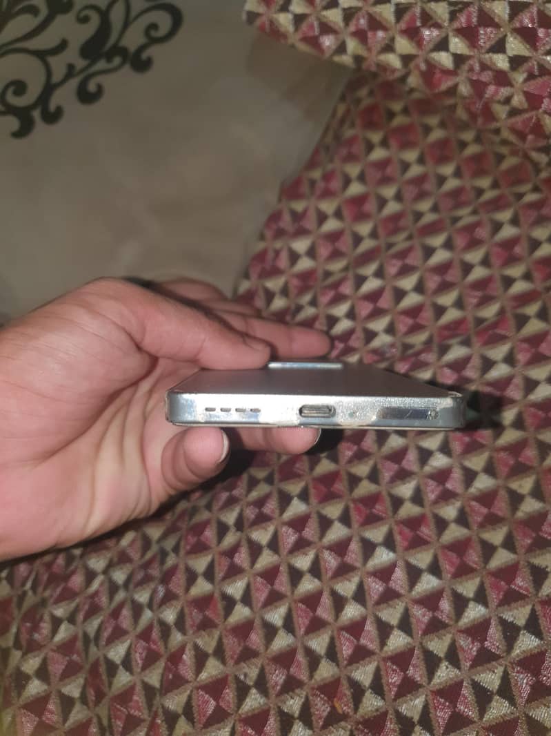 Infinix Note 40 4