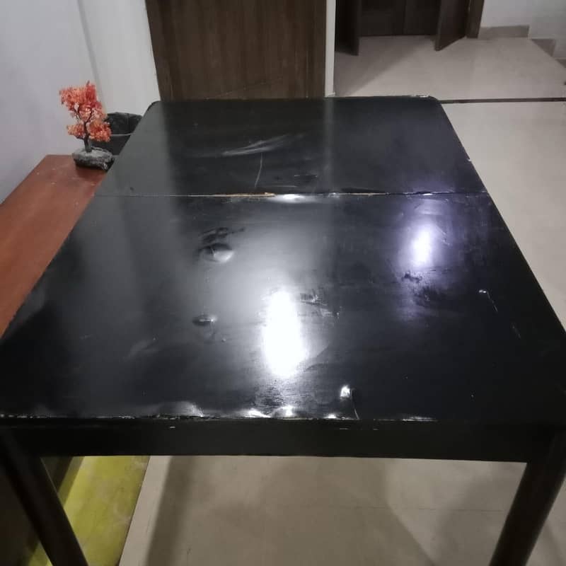 four seater dining table 0