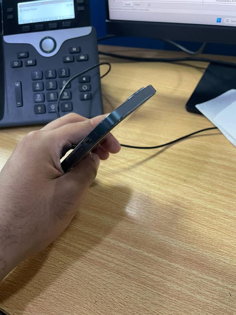 Apple iPhone 12 Pro 3