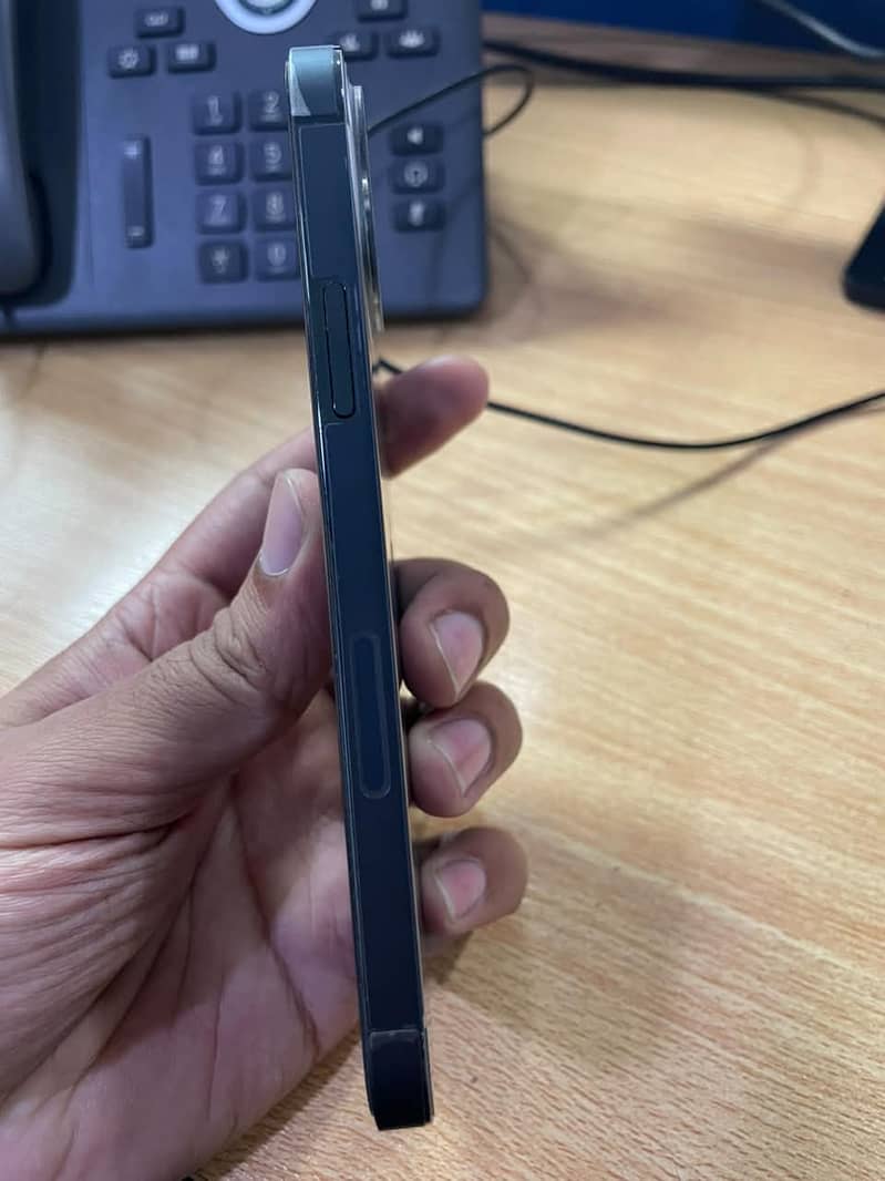 Apple iPhone 12 Pro 4