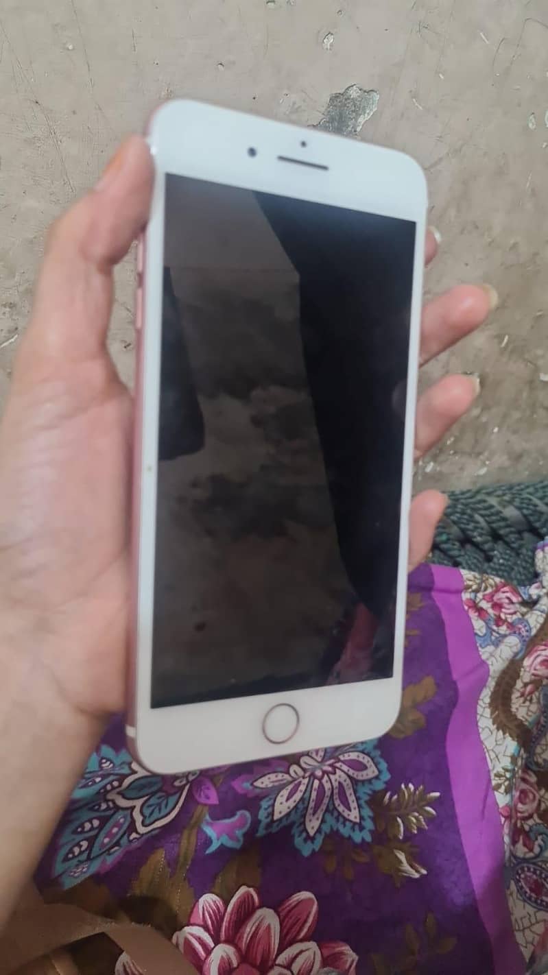 Apple iPhone 7 Plus 1