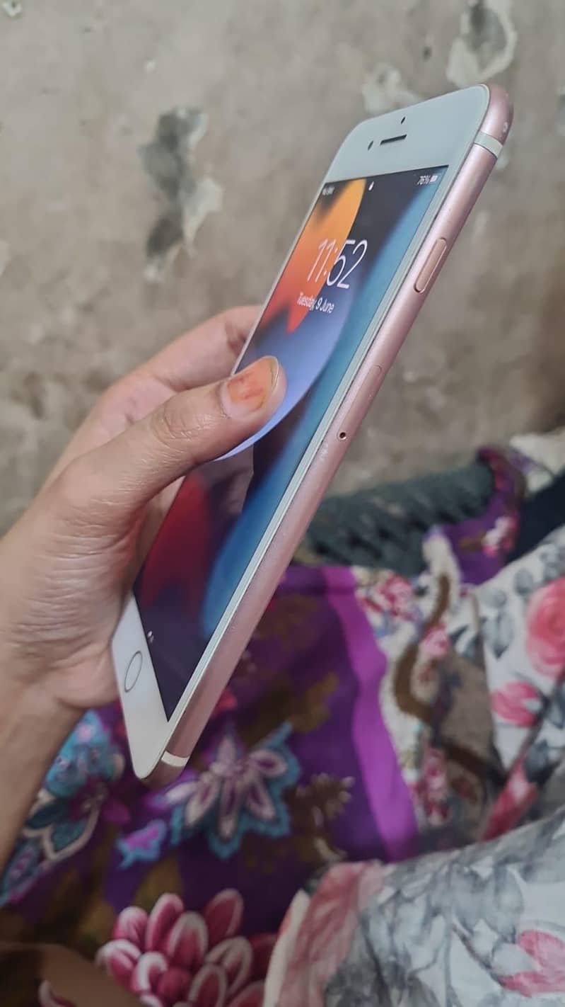 Apple iPhone 7 Plus 4