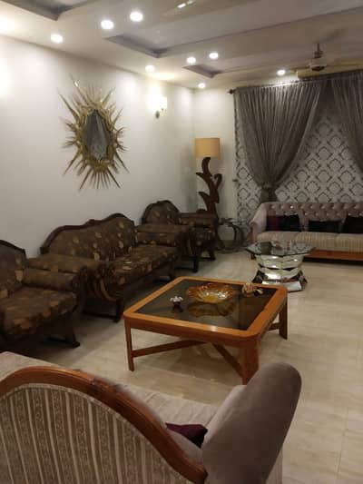 1 Kanal Single Storey Owner Built House Hot Location Available For Sale