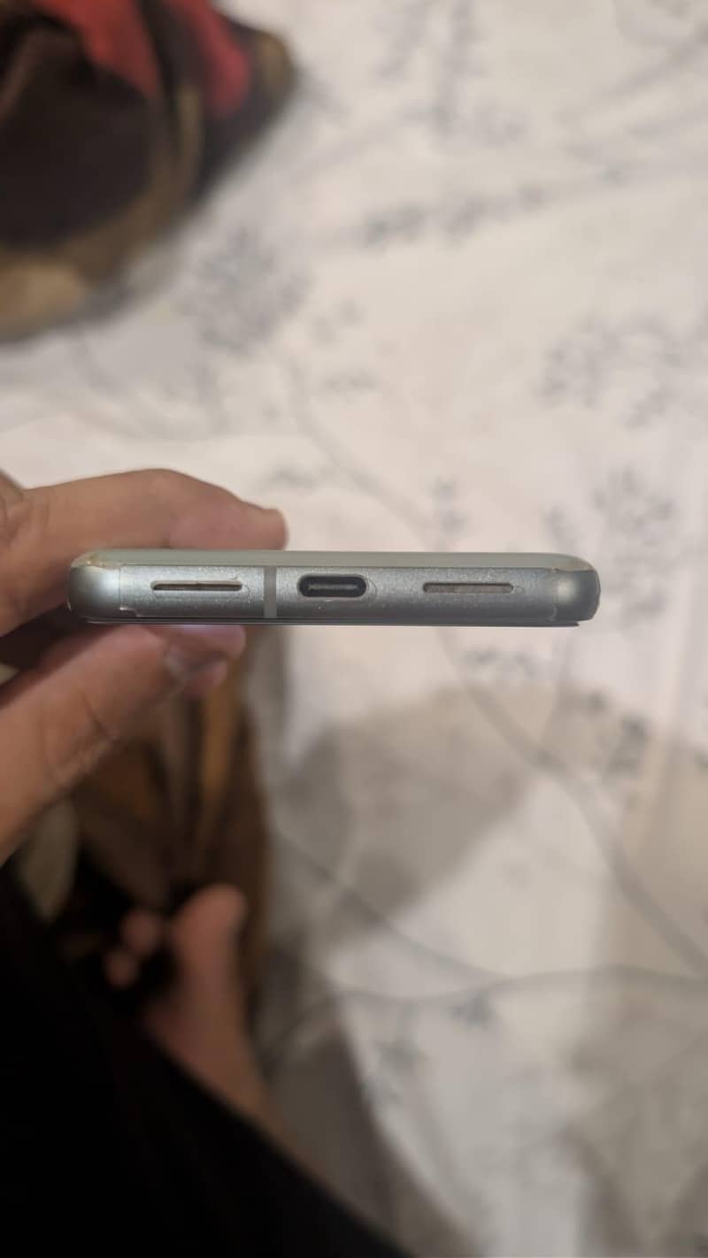 Google Pixel 8 3
