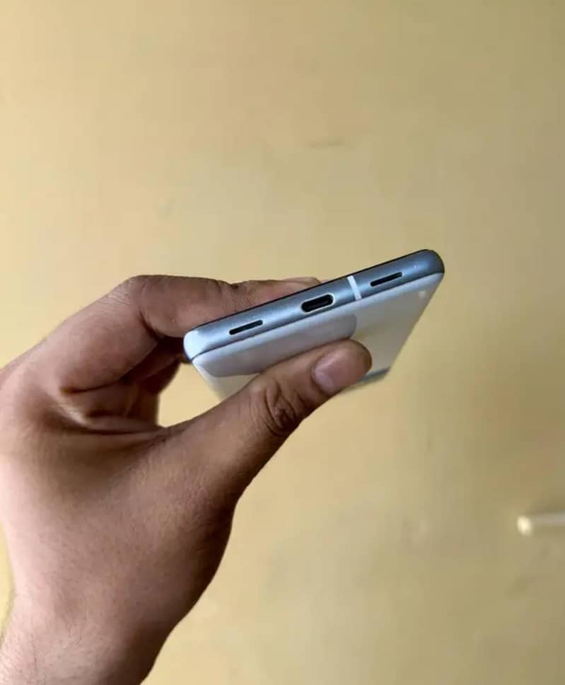 Google Pixel 7a 4