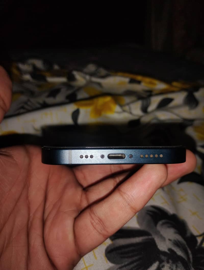 Apple iPhone 13 3