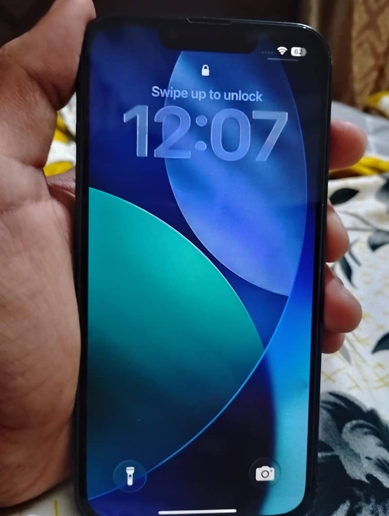 Apple iPhone 13 4