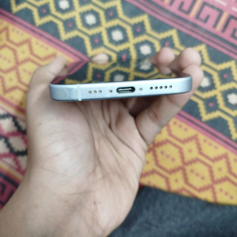 Apple iPhone 15 2