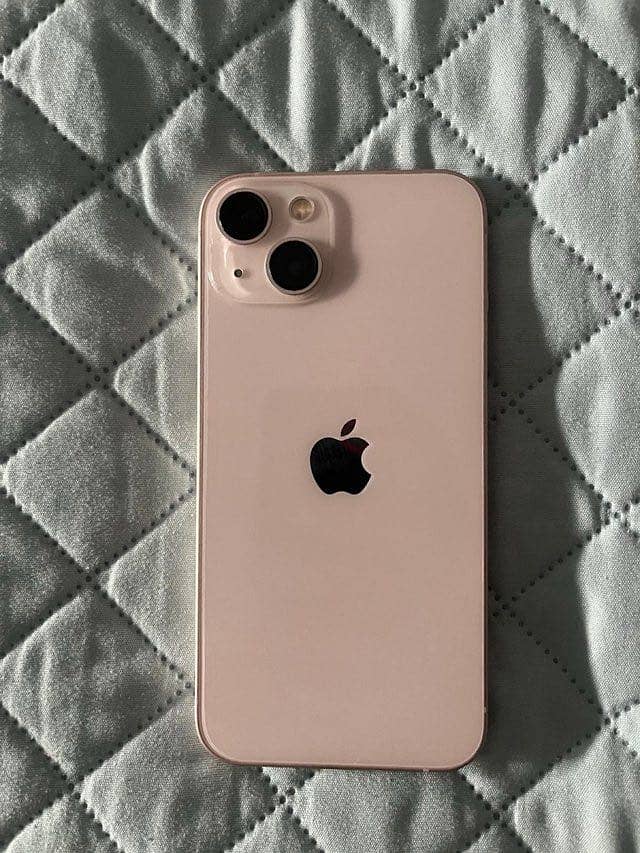 Apple iPhone 13 2