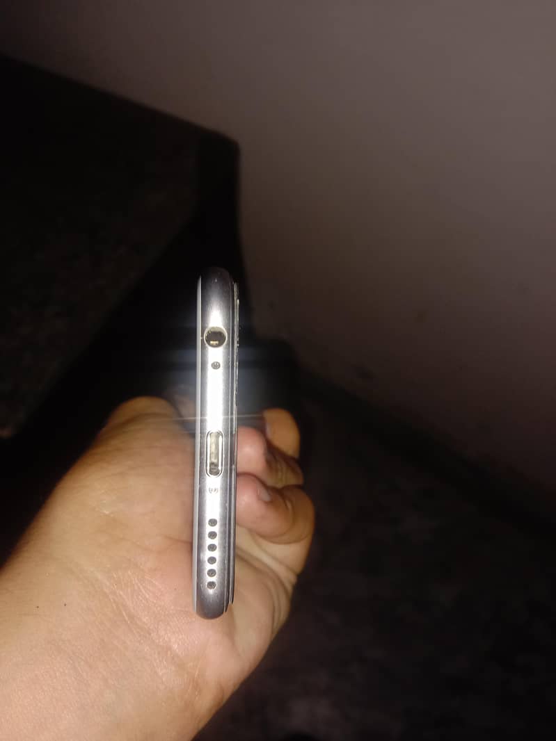 Apple iPhone 6 4