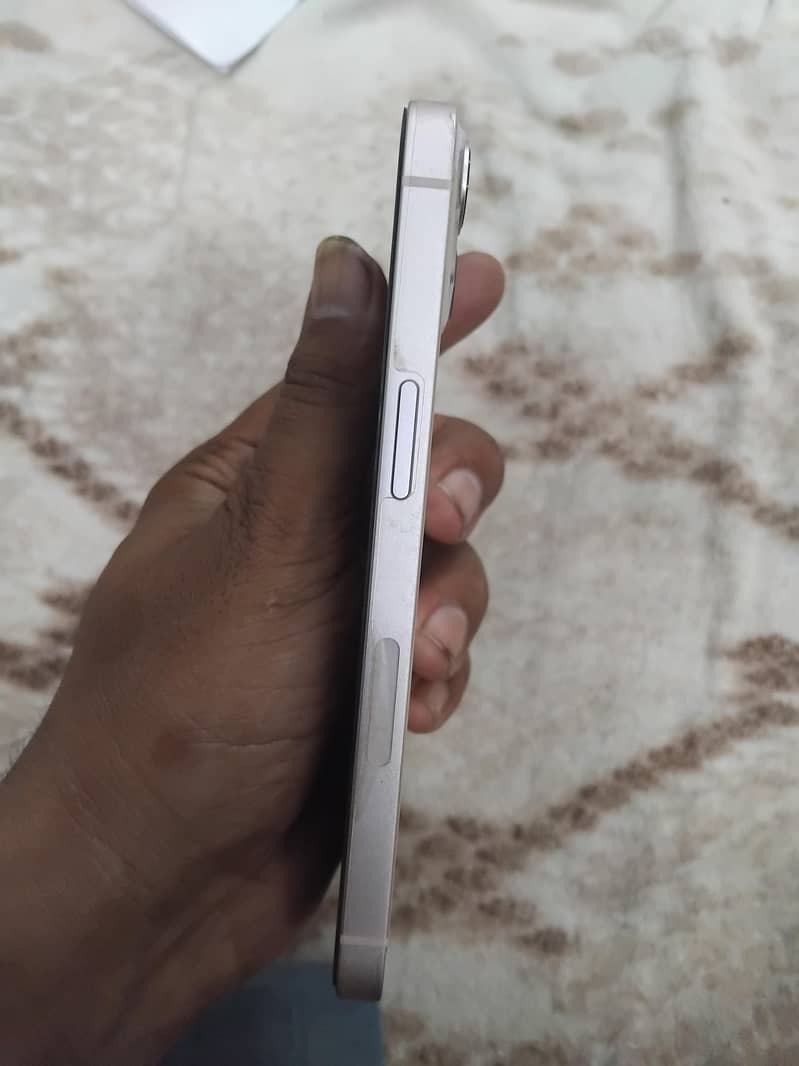 Apple iPhone 13 2