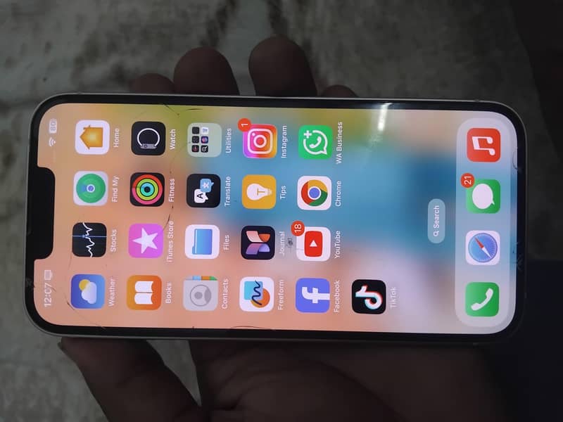 Apple iPhone 13 3