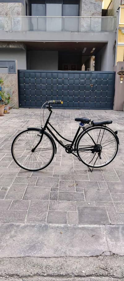 black cycle