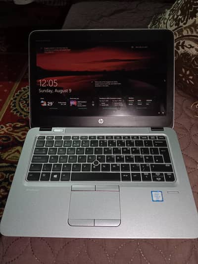 HP Elitebook 820 G3 | Core i5 6th Gen | Graphics Card 128 MB & SSD 128