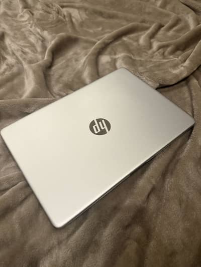 HP Notebook 14s (8gb/1tb) 10th Gen Core i5
