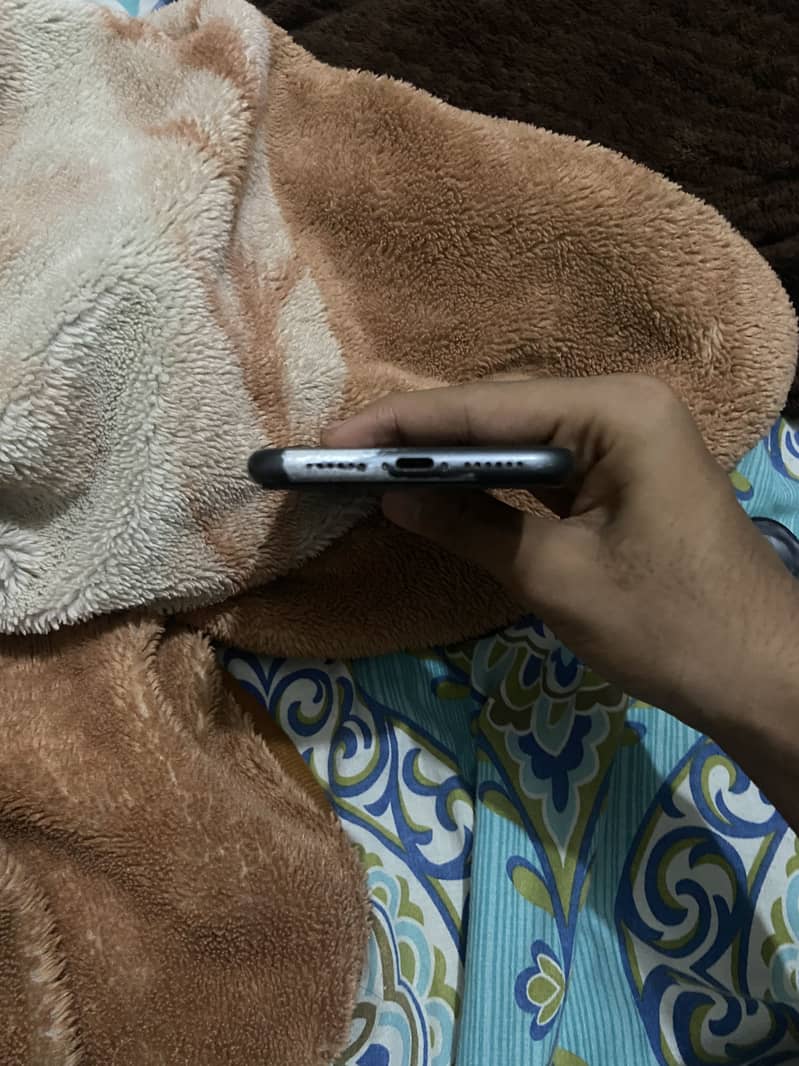 Apple iPhone 11 5