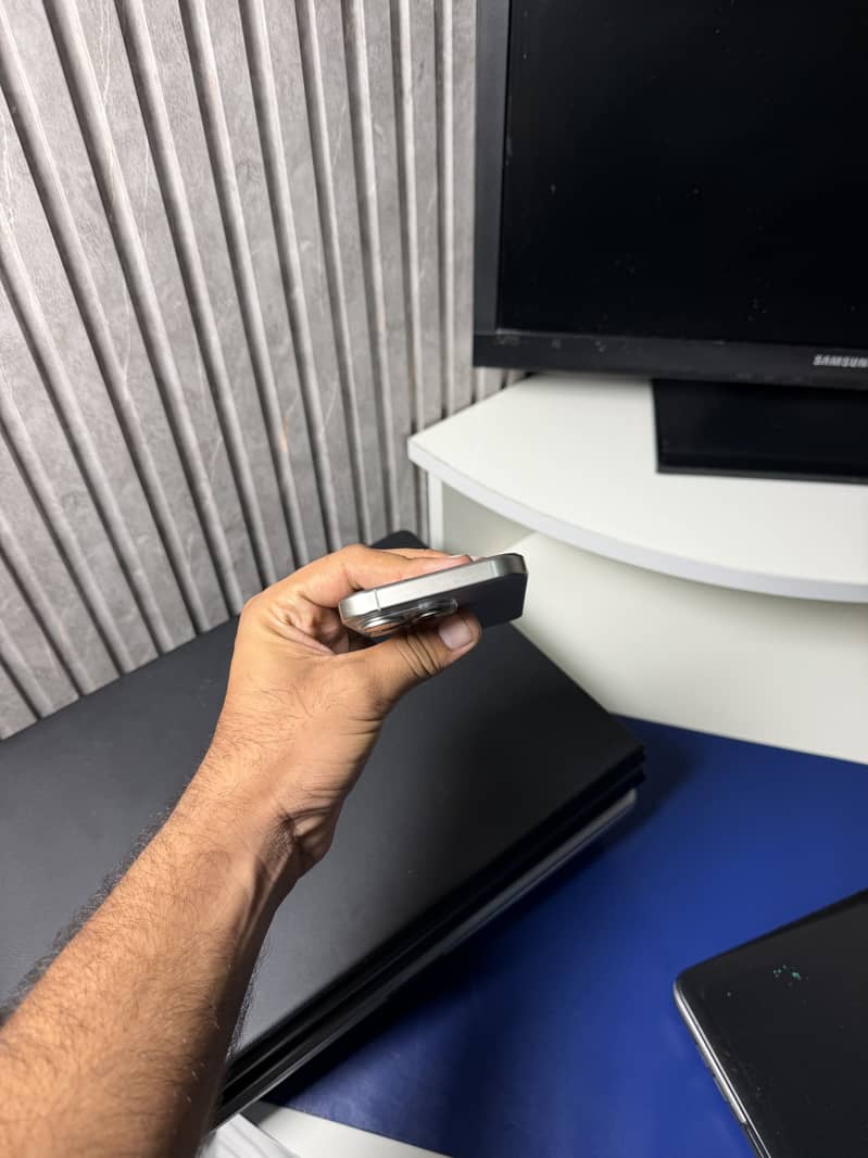 Apple iPhone 15 Pro 1