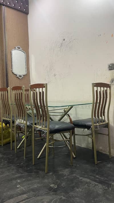 Brand New Dining Table with 5 Chairs – Excellent Condition