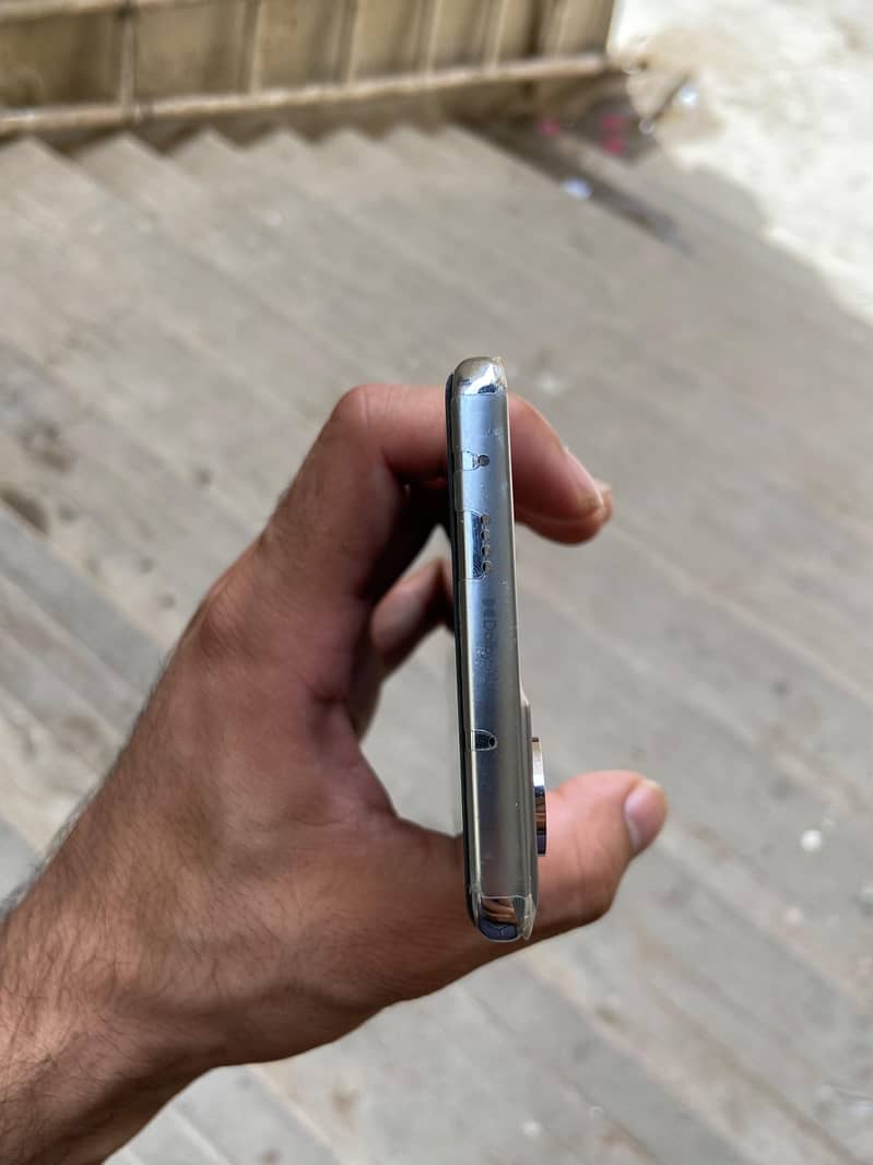 Tecno CAMON 40 Pro 1