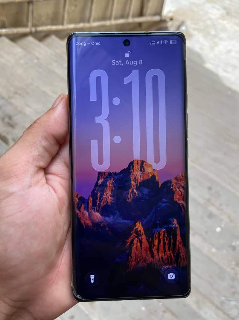 Tecno CAMON 40 Pro 4