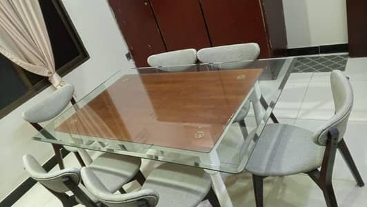 Dinning table for sale