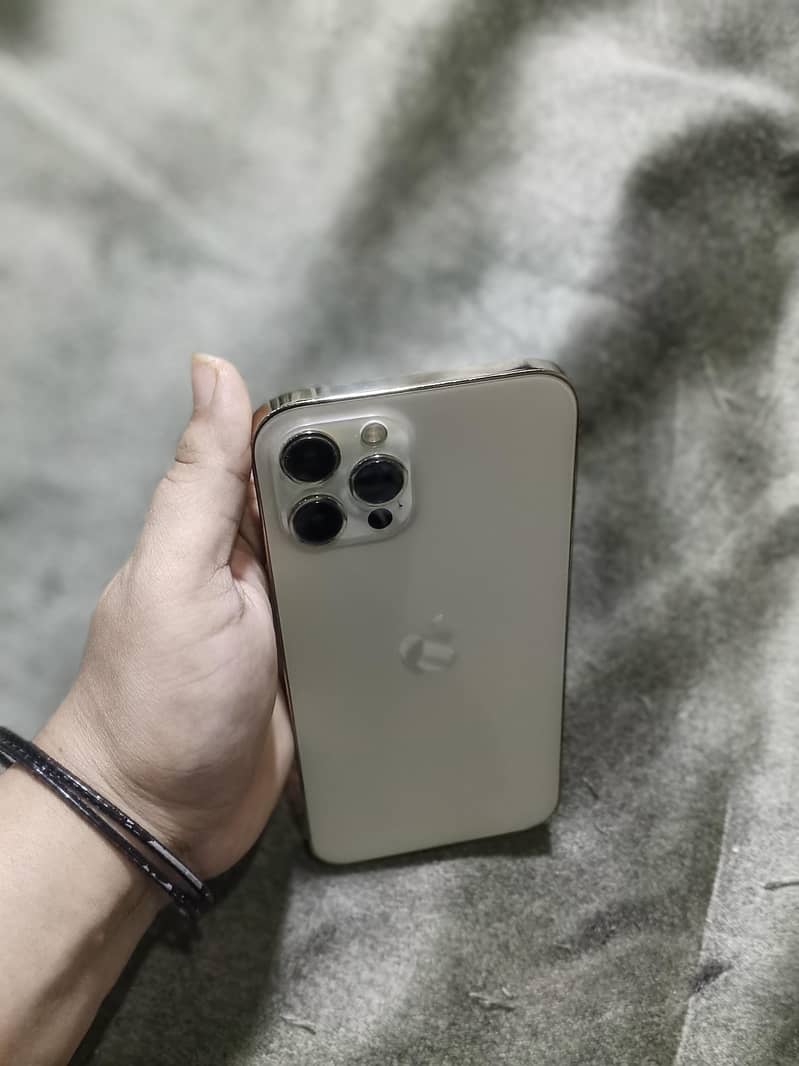 Apple iPhone 12 Pro Max 3