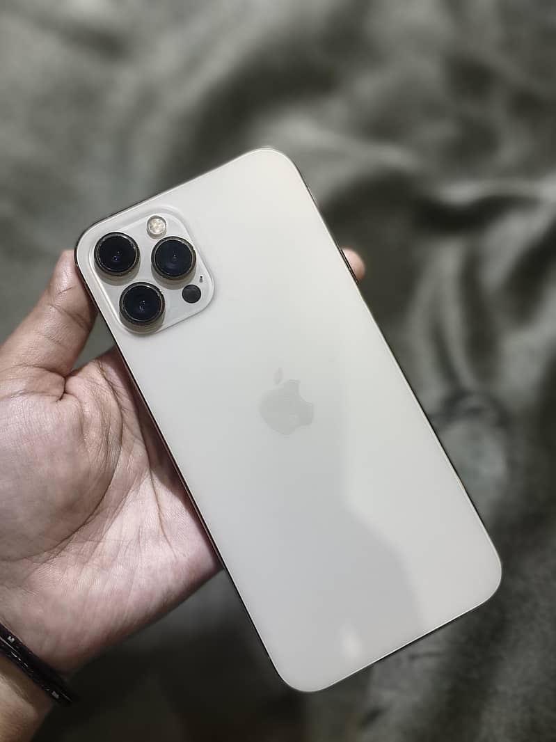 Apple iPhone 12 Pro Max 4