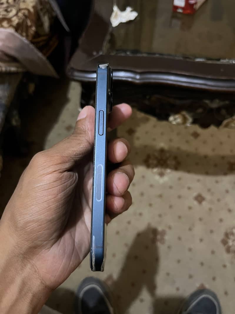 Apple iPhone 13 1