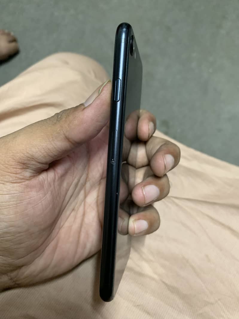 Apple iPhone SE 6