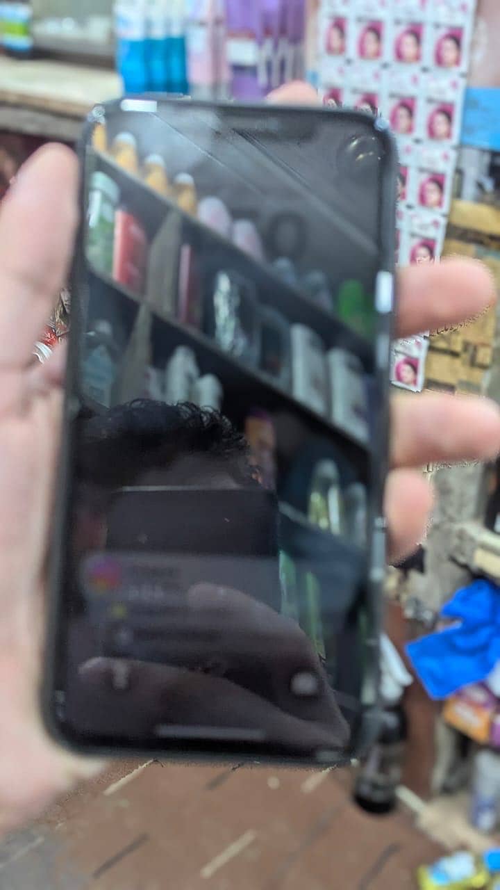 Apple iPhone 11 3