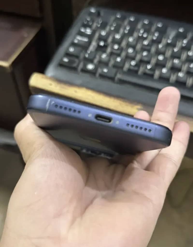 Apple iPhone 17 Pro Max 3