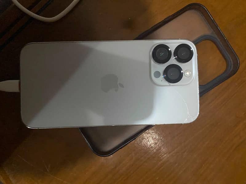 Apple iPhone 14 Pro Max 1