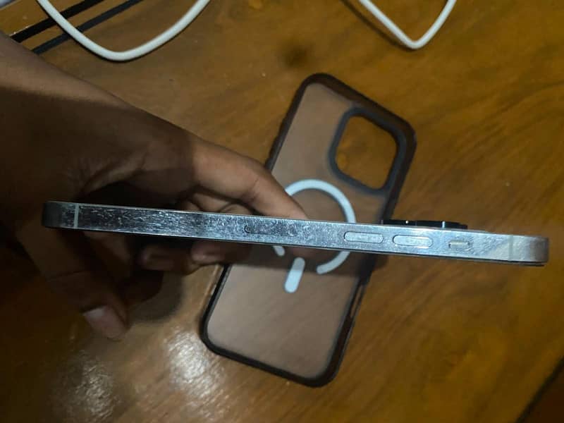 Apple iPhone 14 Pro Max 6