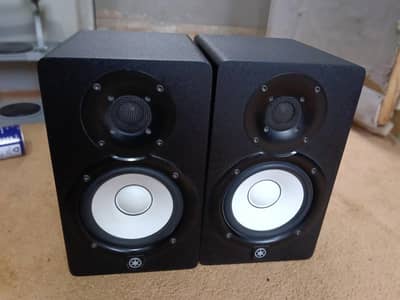 YAMAHA HS5 VERY GOOD CONDITION
