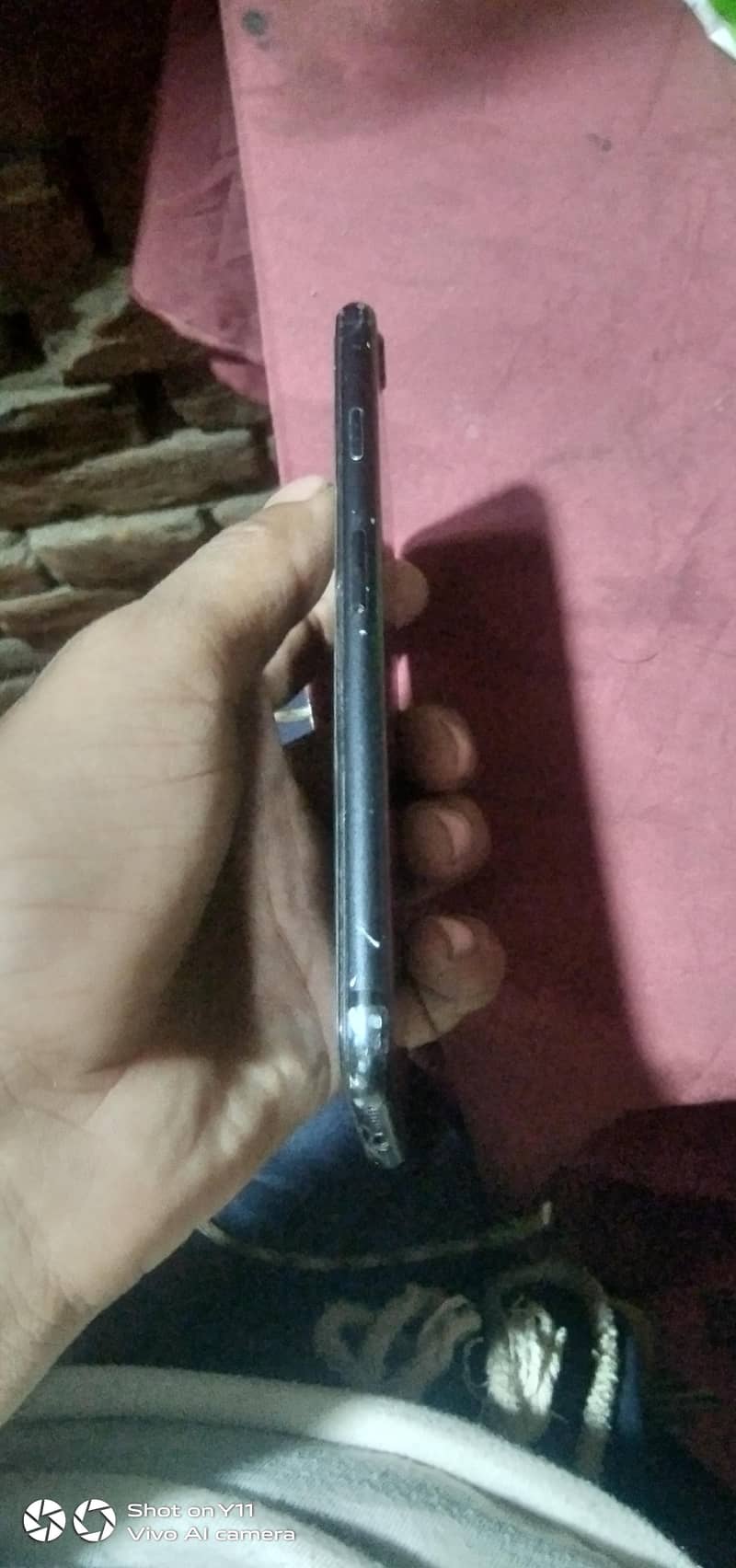 Apple iPhone 7 2