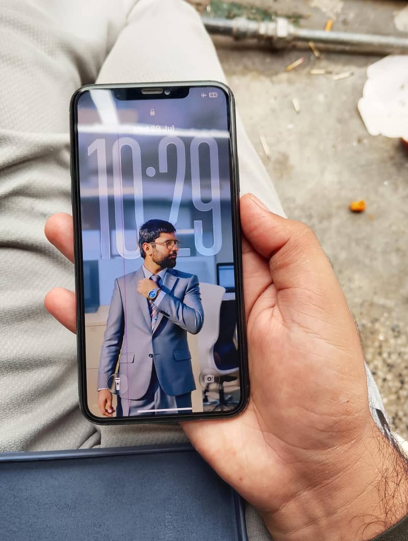 Apple iPhone 11 Pro Max 2