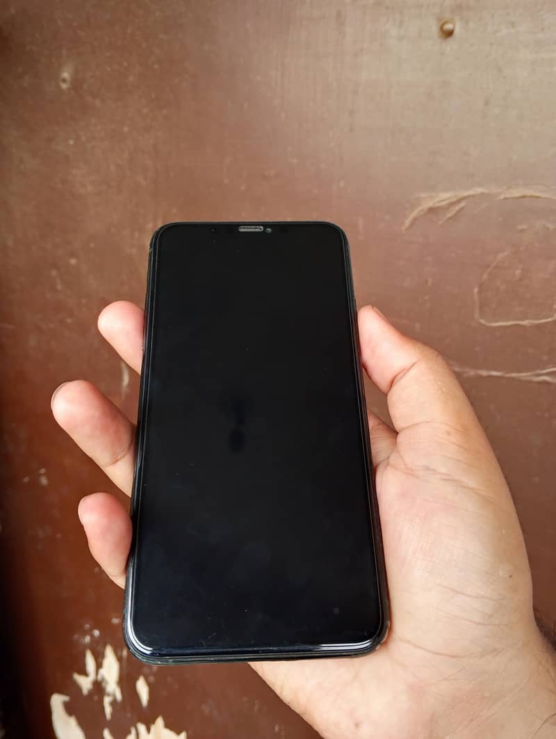 Apple iPhone 11 Pro Max 4