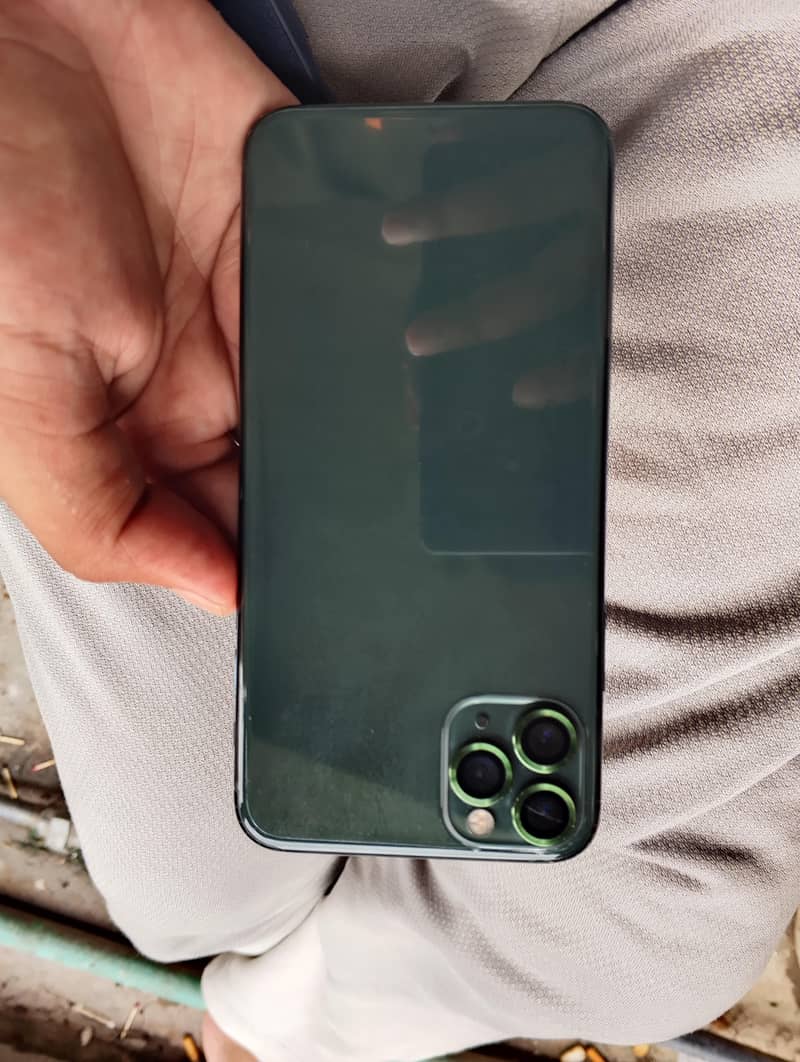 Apple iPhone 11 Pro Max 9